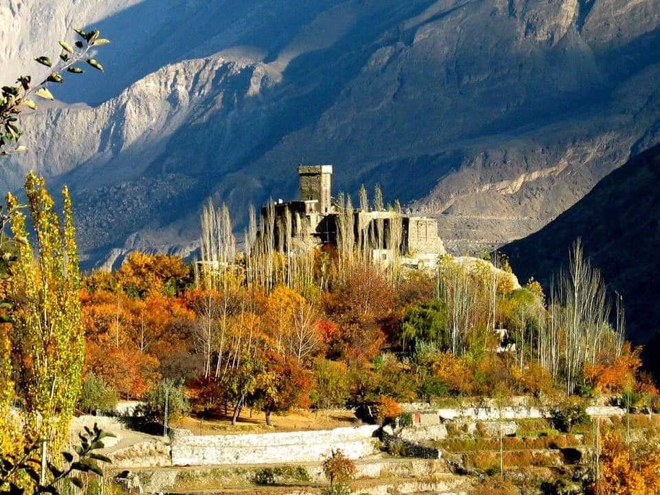 autumnn tour Hunza valley Pic 4